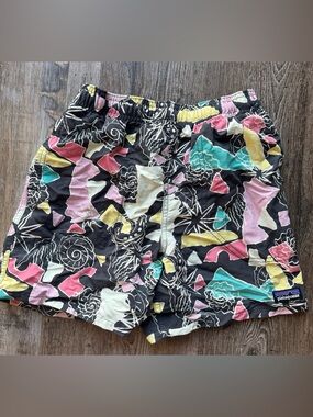 Patagonia Boys Baggies swim shorts size M